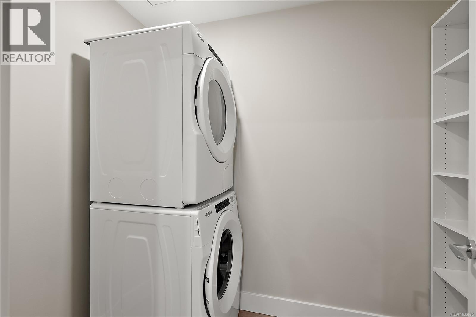 #503 2520 HACKETT CRES - 19