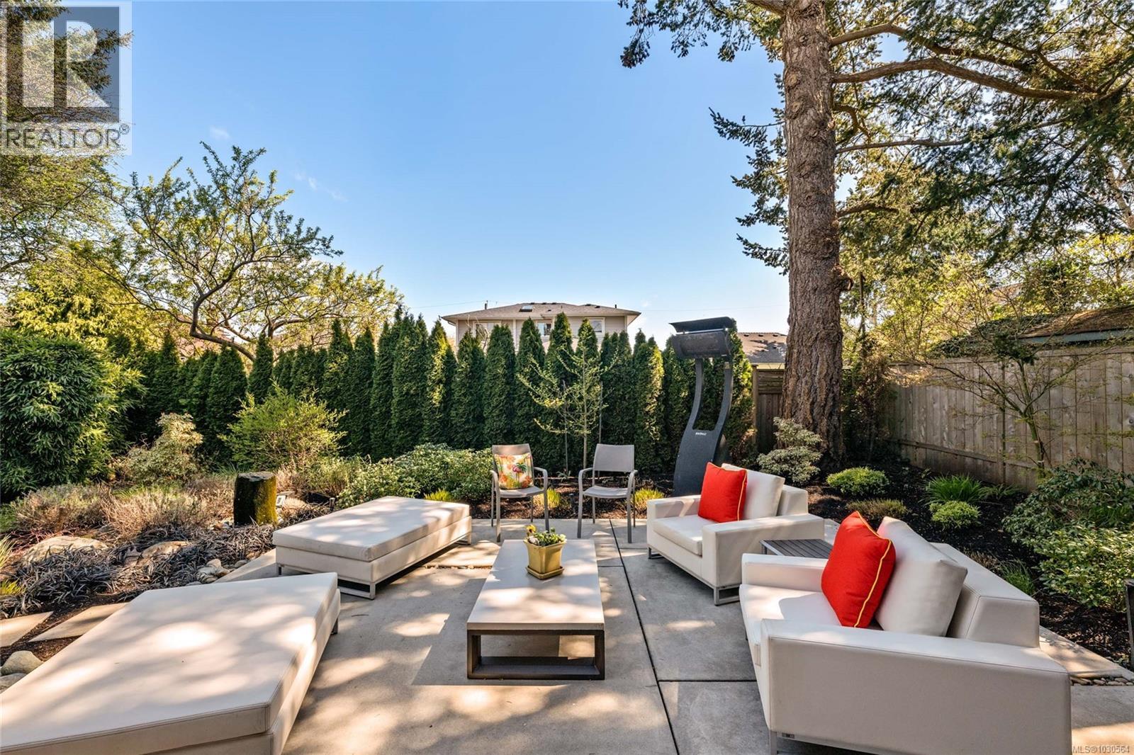 111 Moss St, Victoria