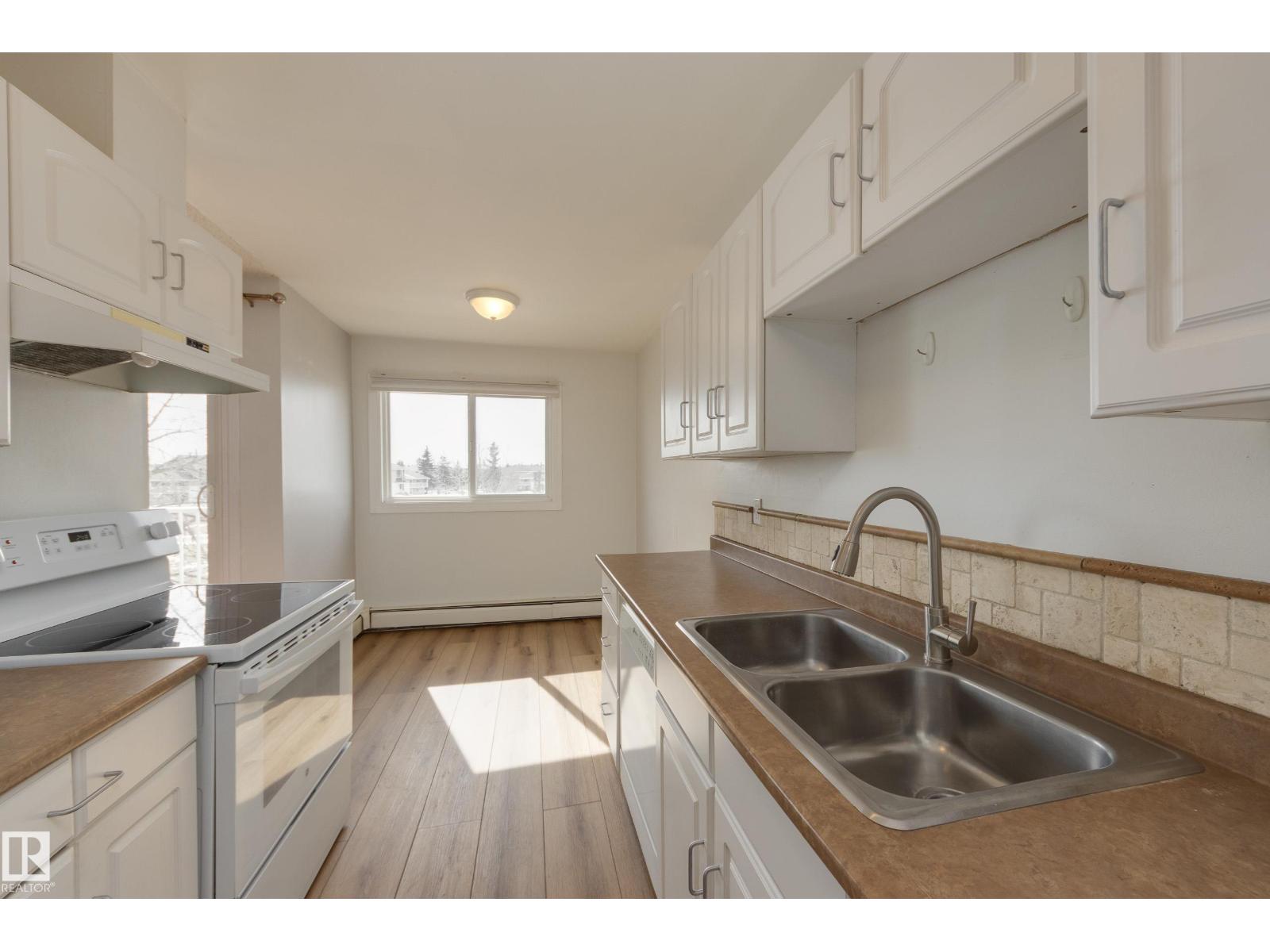 #46 11265 31 AV NW, Edmonton