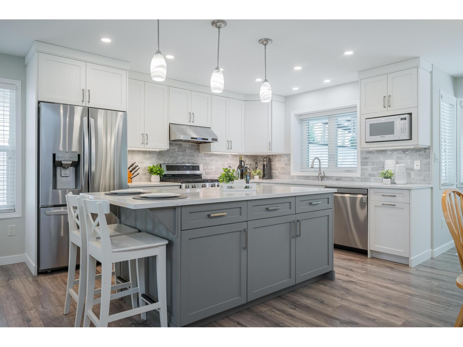 20554 94B AVENUE, Langley