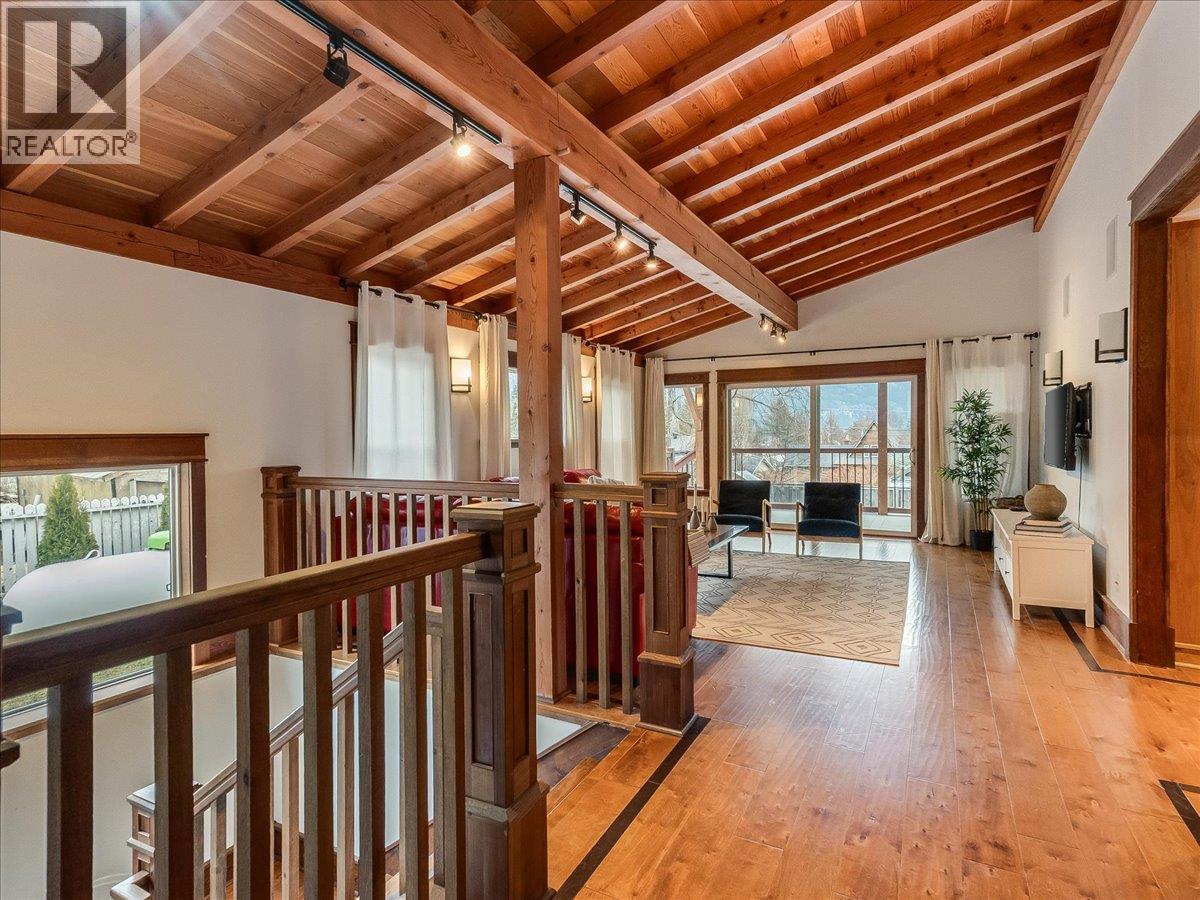 422 View Street, Kaslo