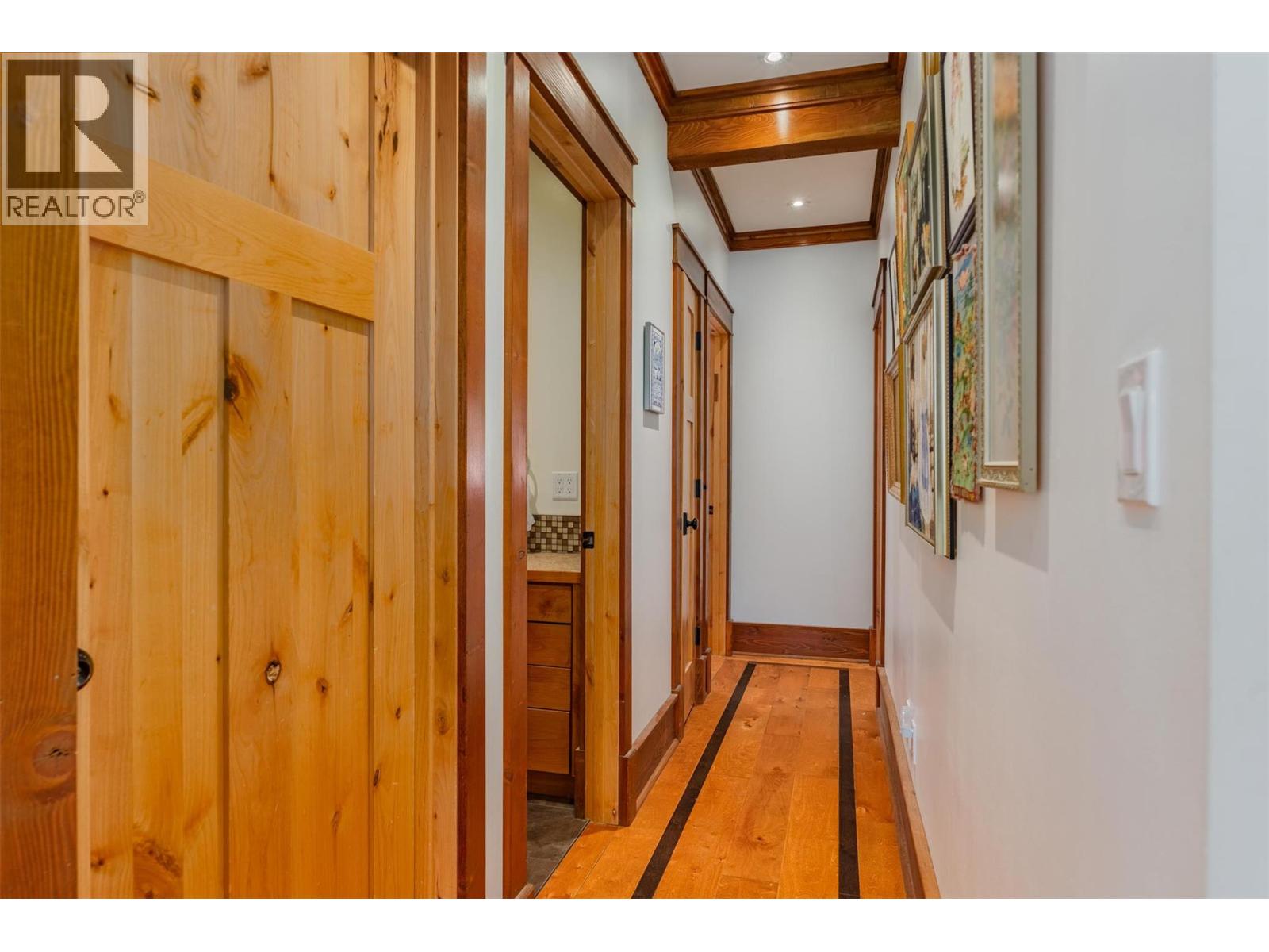 422 View Street, Kaslo