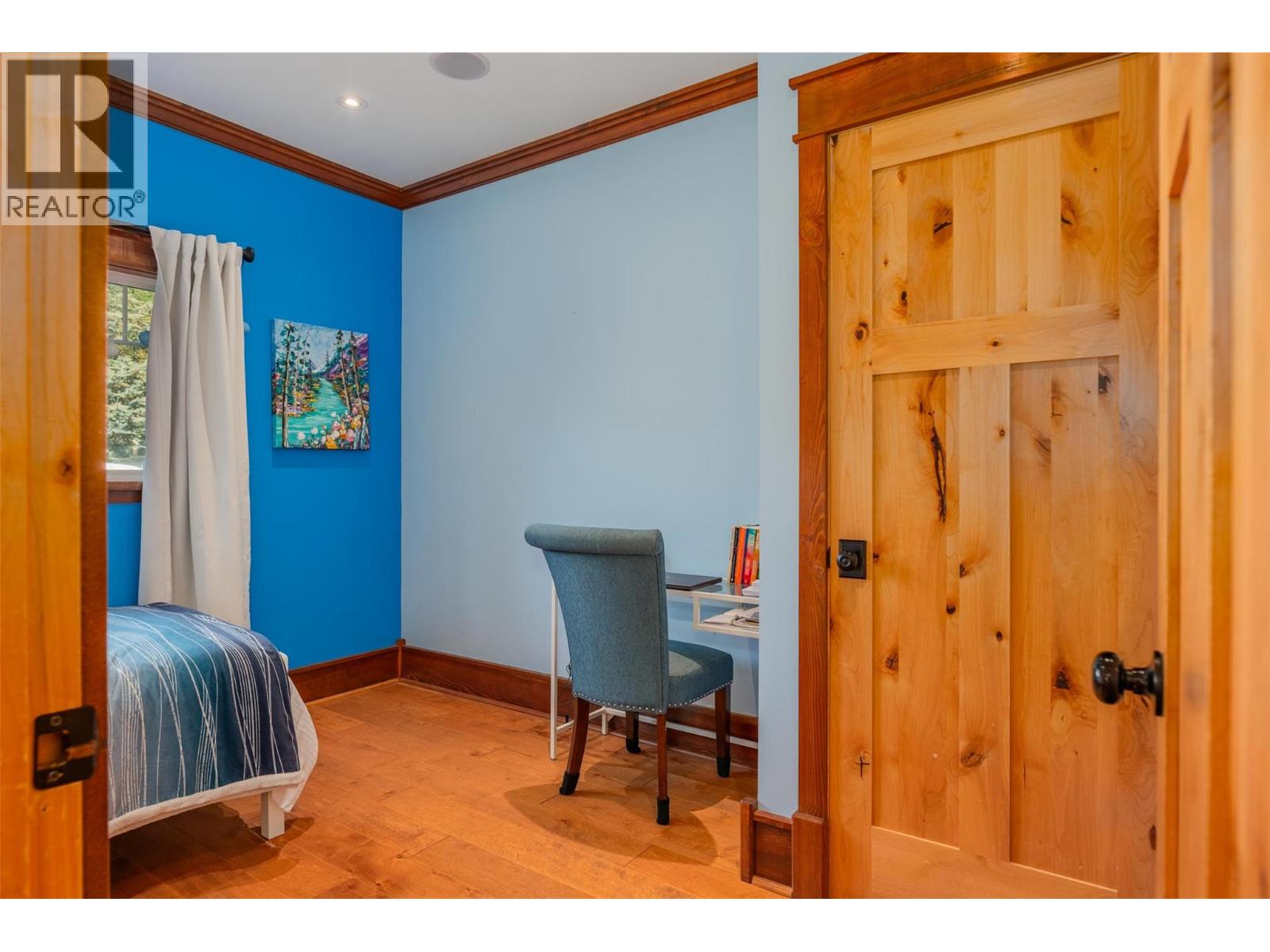 422 View Street, Kaslo