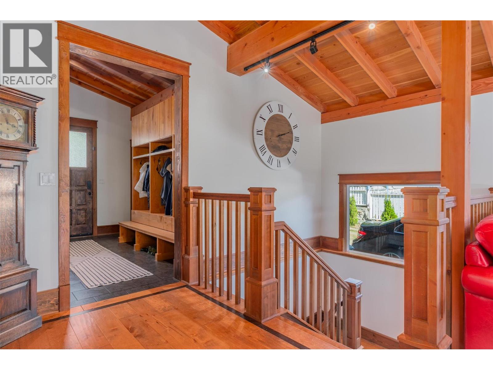 422 View Street, Kaslo