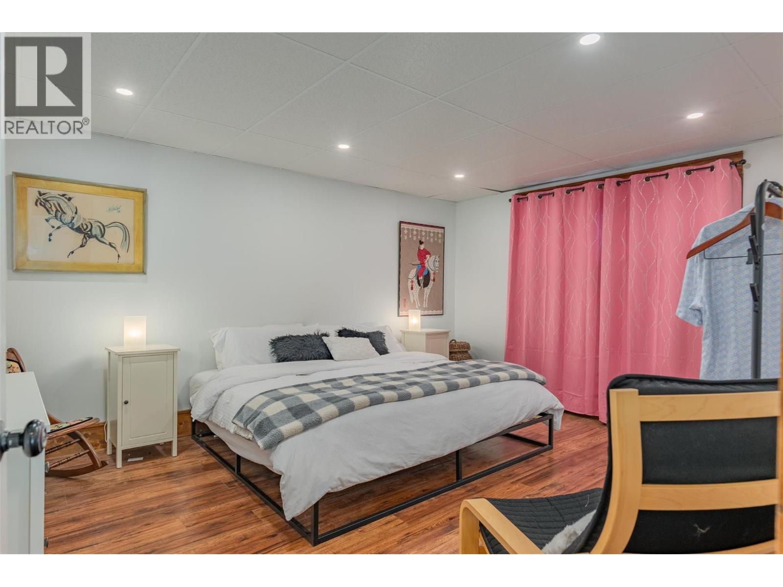 422 View Street, Kaslo