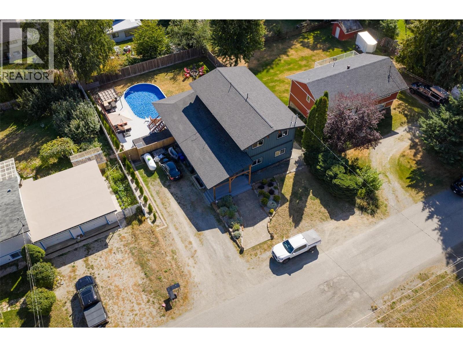 422 View Street, Kaslo