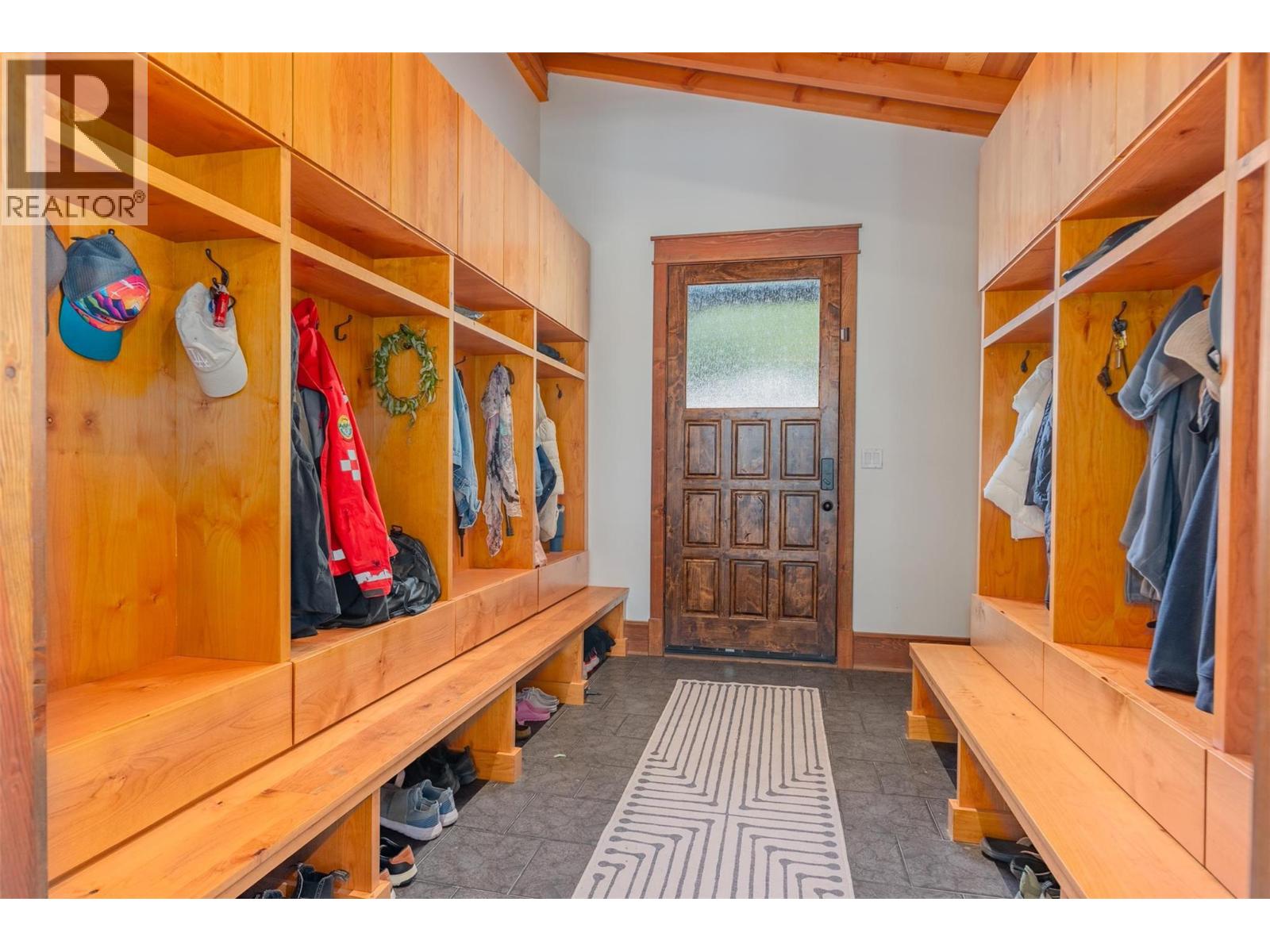 422 View Street, Kaslo