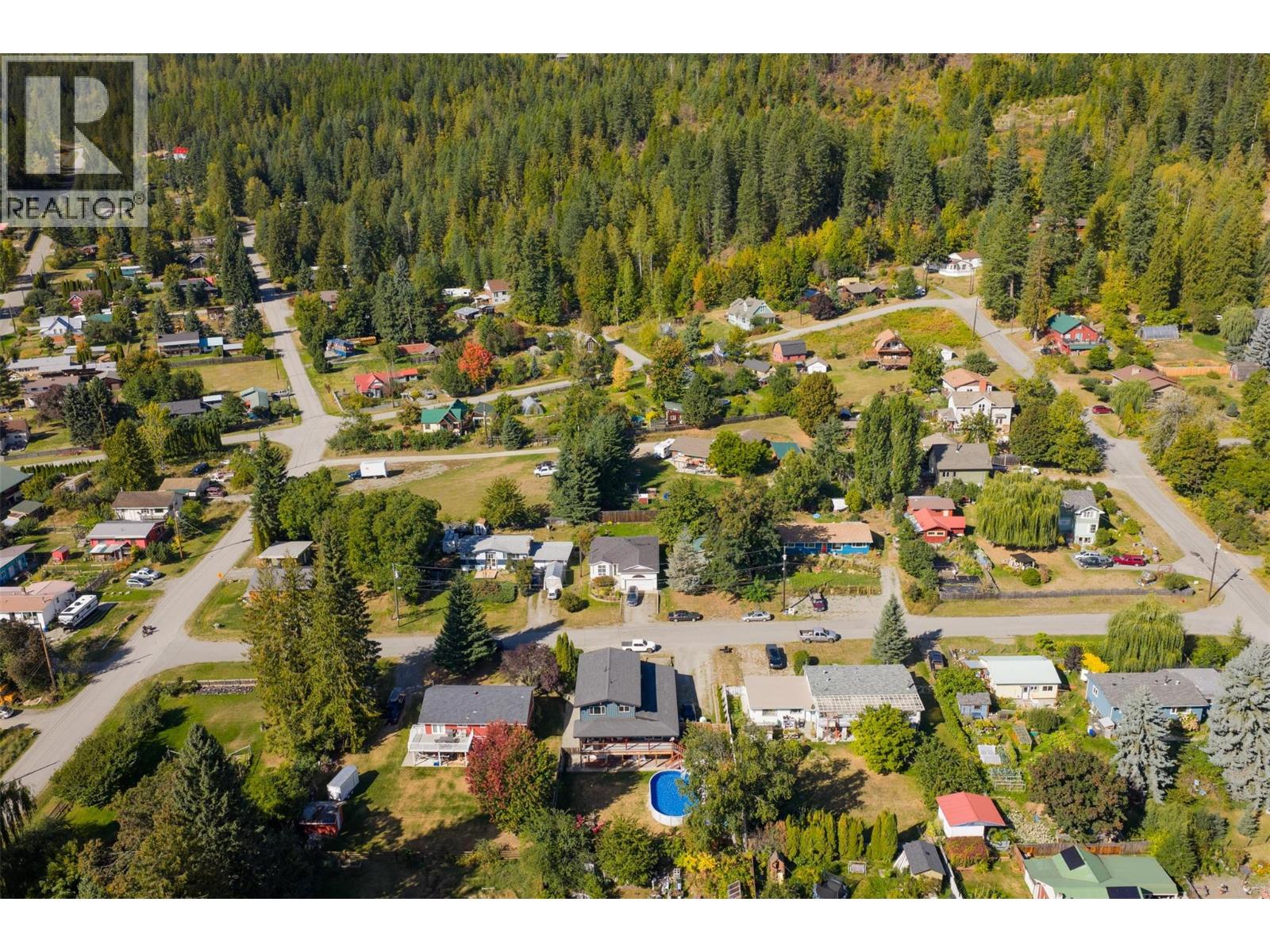 422 View Street, Kaslo