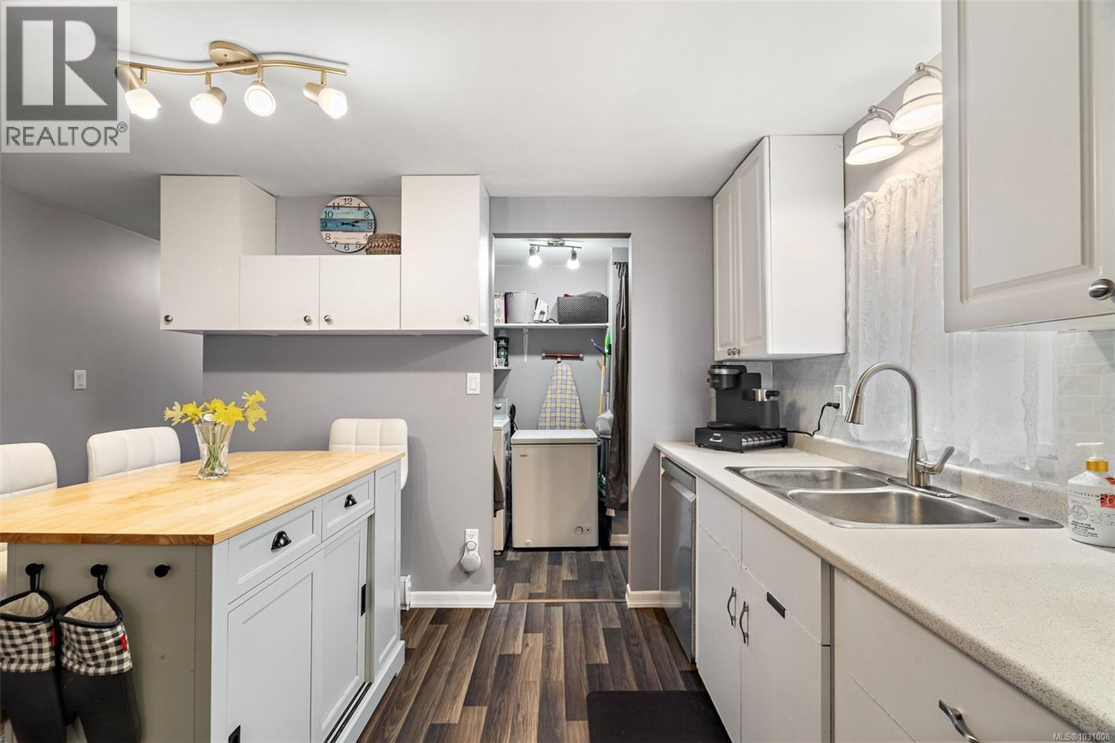 10 6947 Grant Road West, Sooke