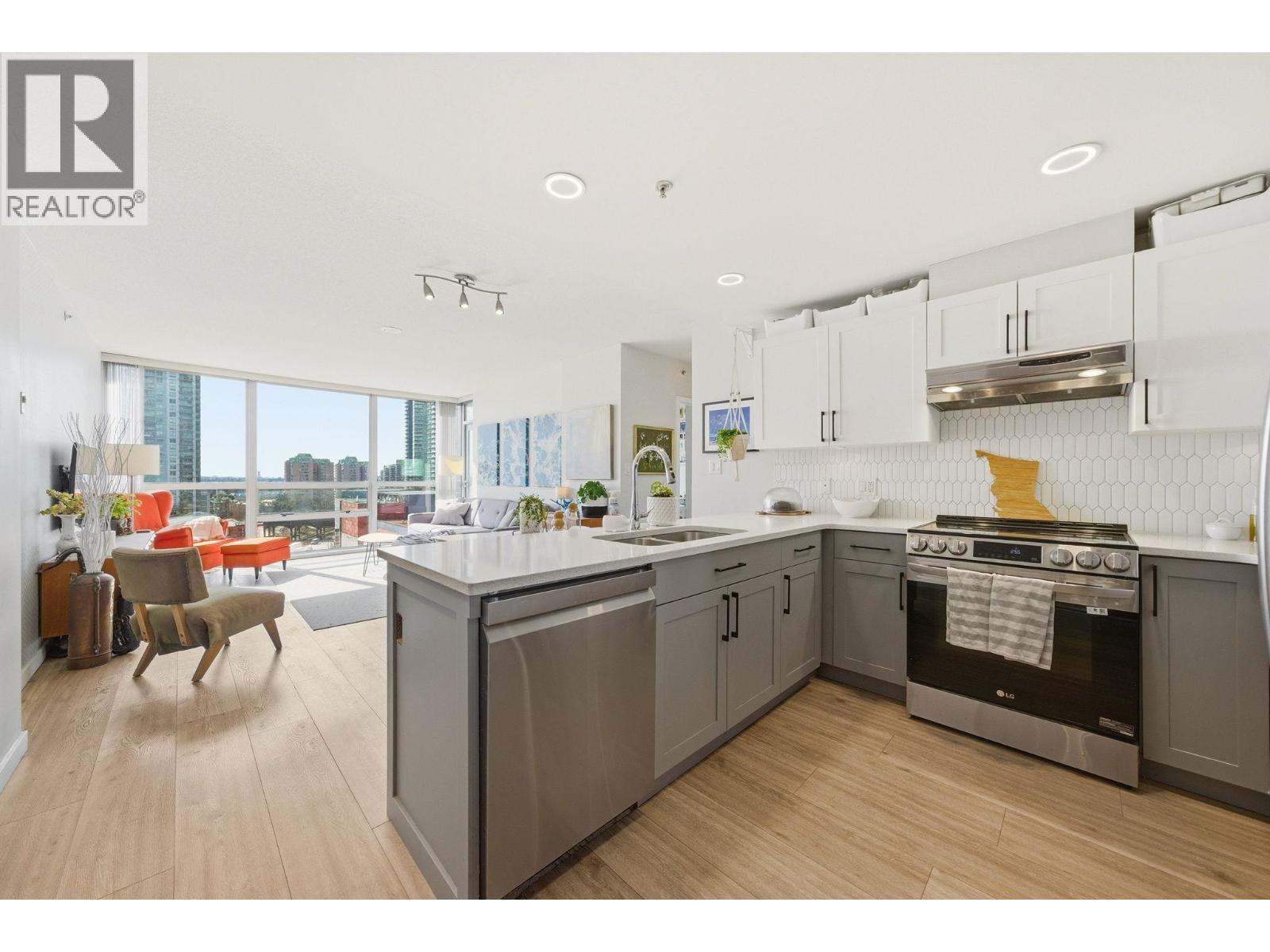 1202 14 BEGBIE STREET, New Westminster