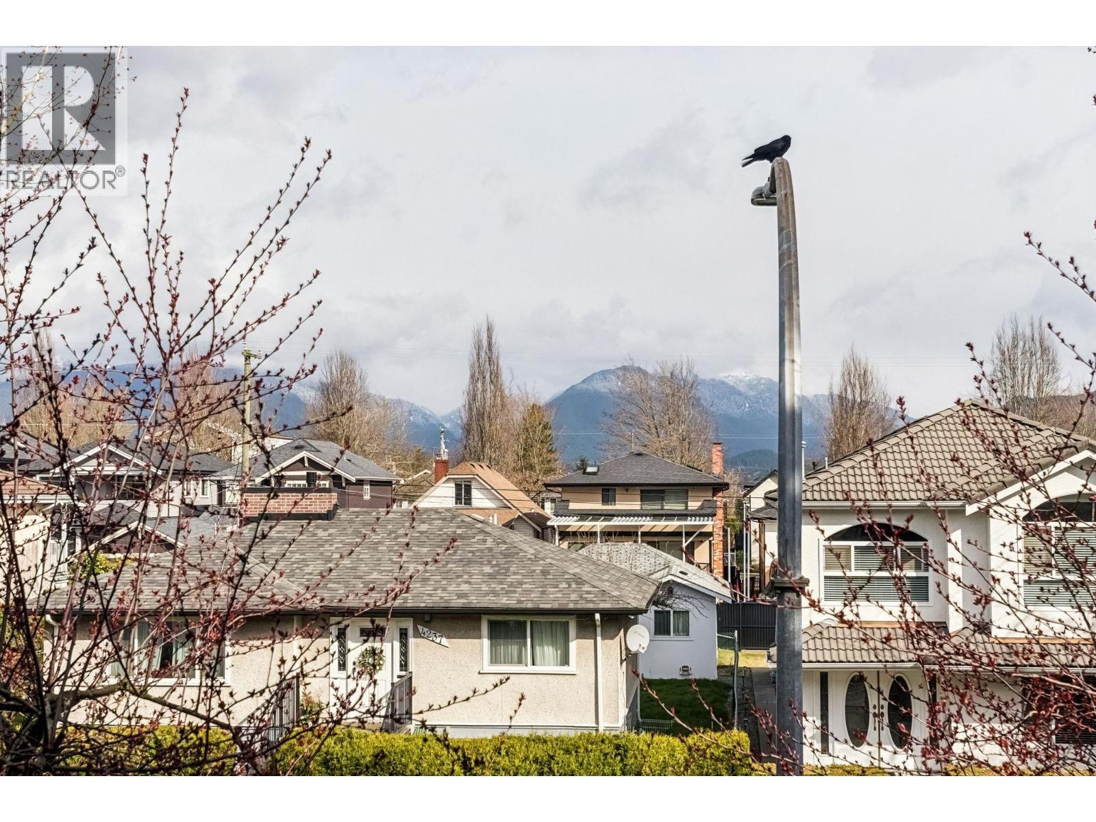 113 4238 ALBERT STREET, Burnaby