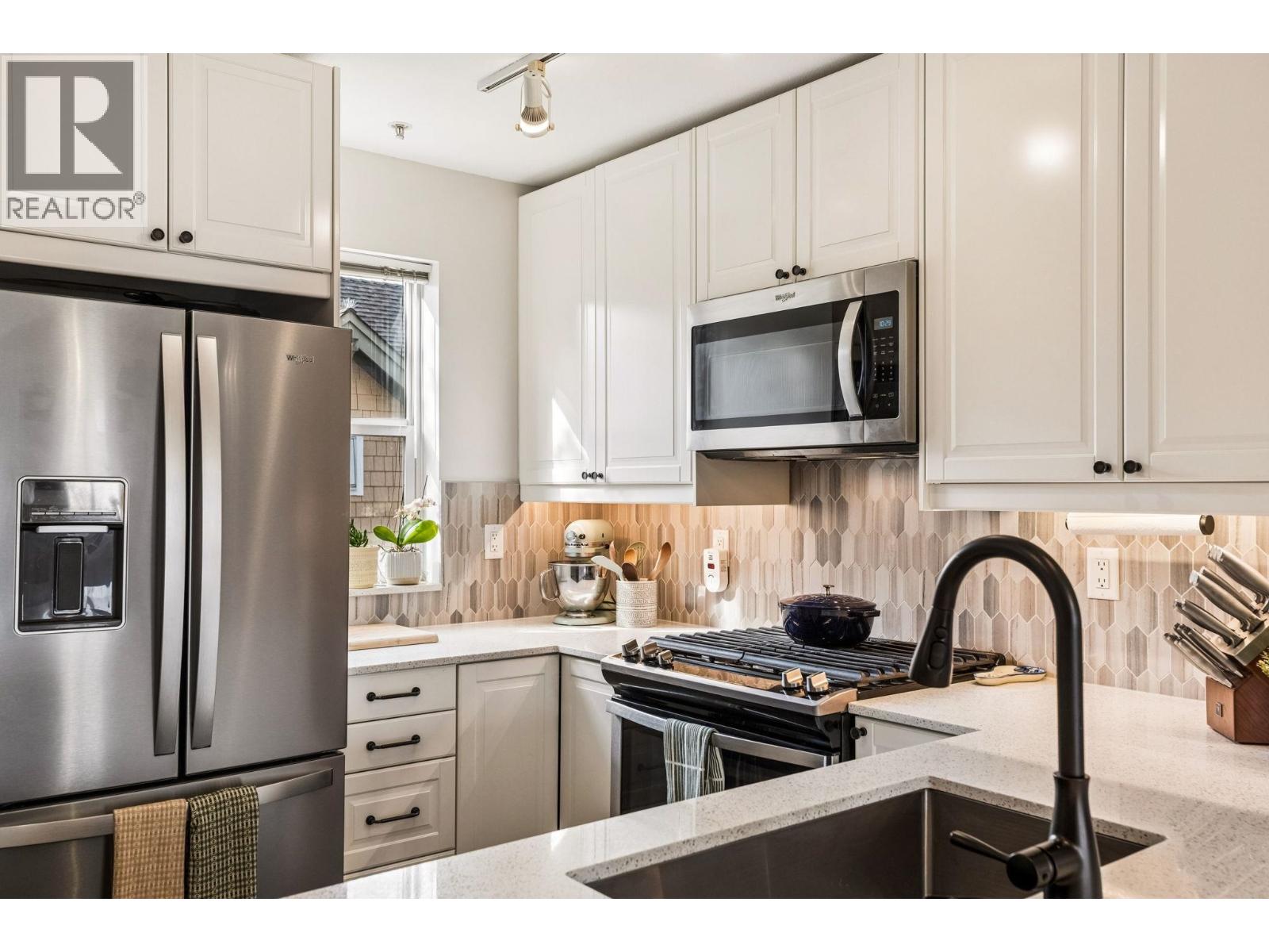 113 4238 ALBERT STREET, Burnaby