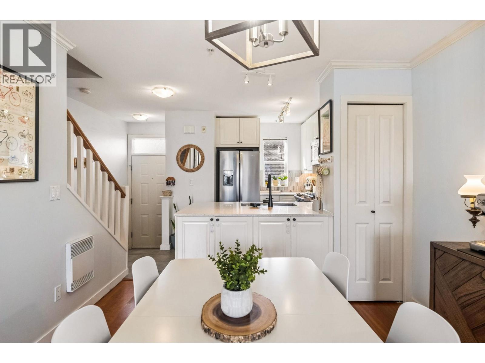 113 4238 ALBERT STREET, Burnaby