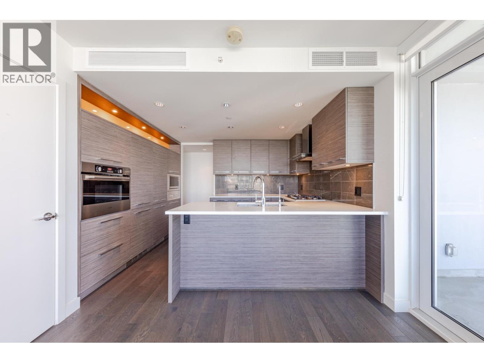 902 7468 LANSDOWNE ROAD