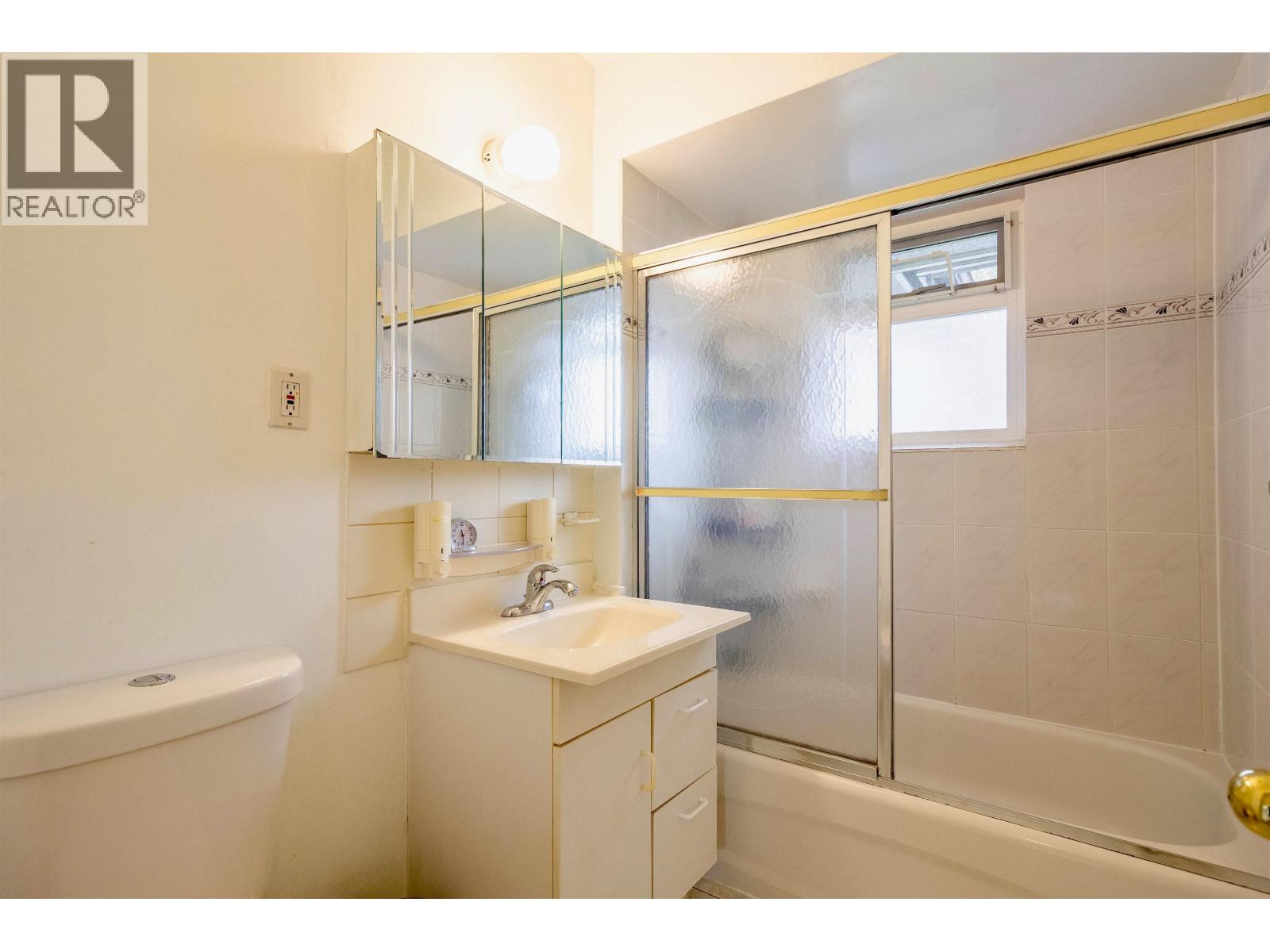 4645 CHARLOTTE COURT, Burnaby