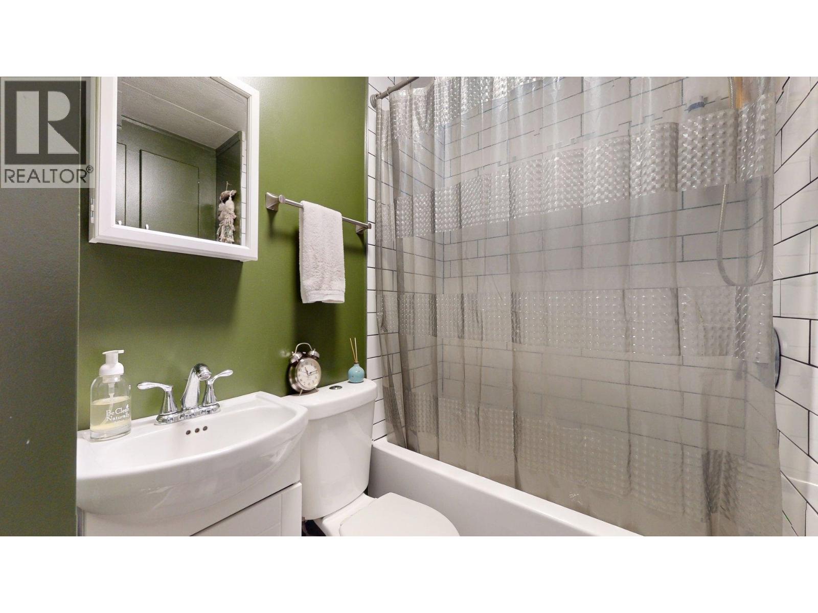 98 1830 MAMQUAM ROAD, Squamish