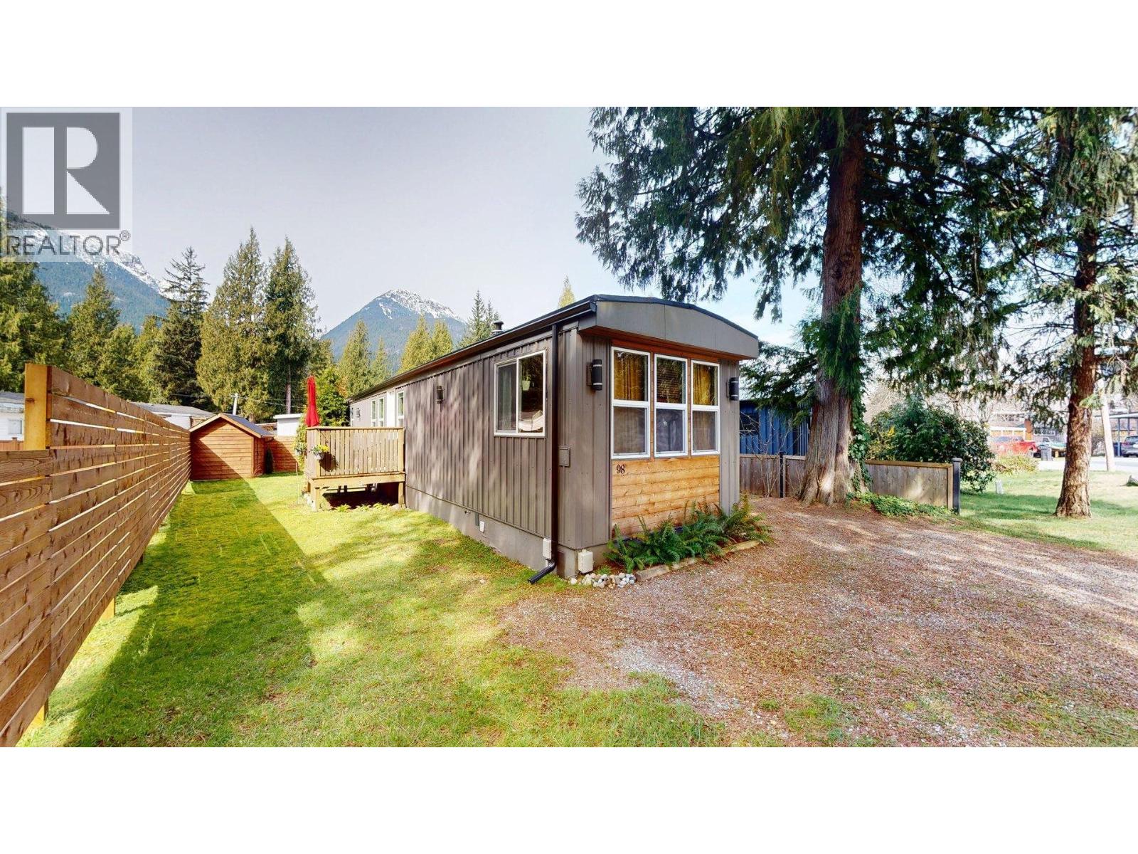 98 1830 MAMQUAM ROAD, Squamish