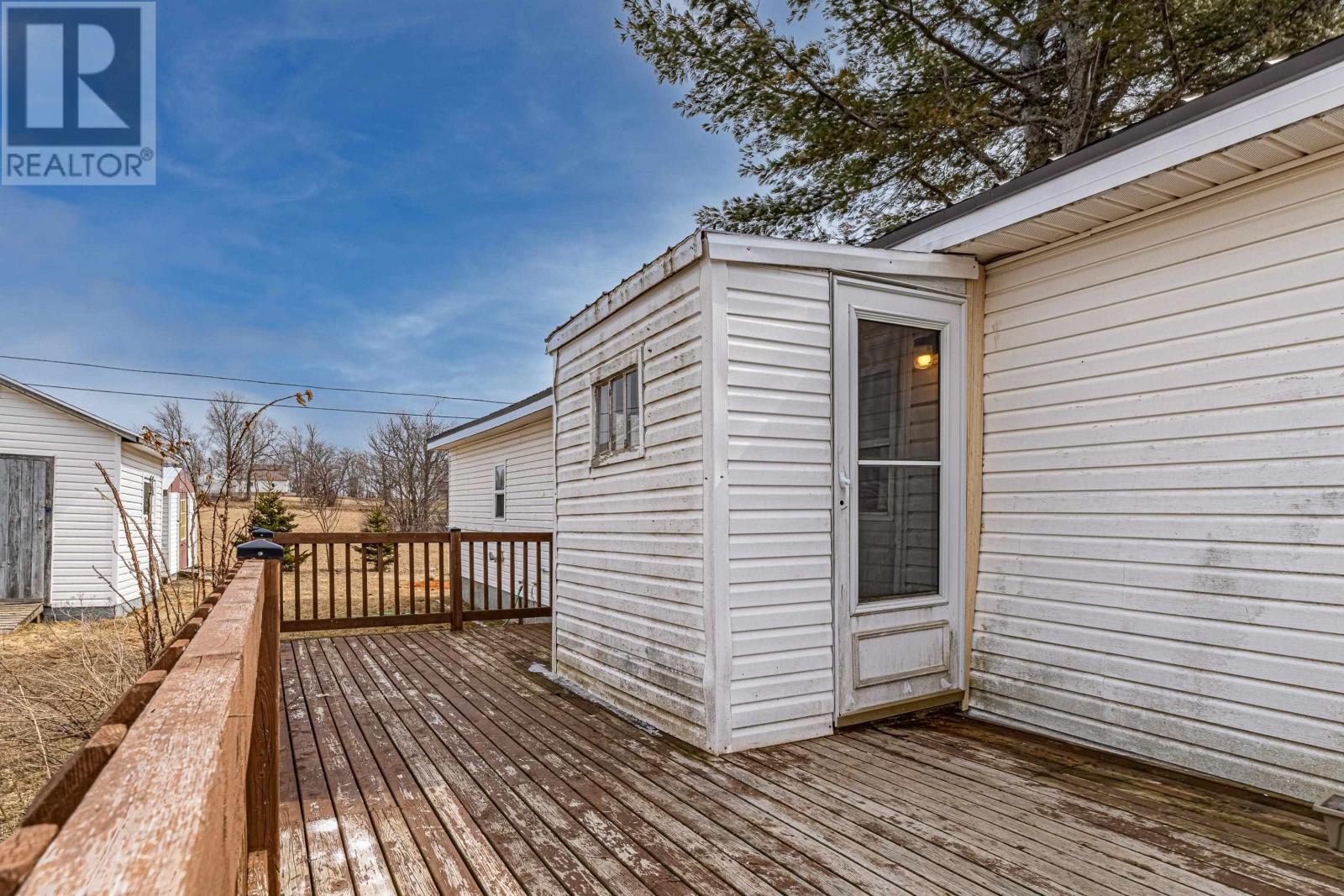 23 COURTNEY CRESCENT - Image 3