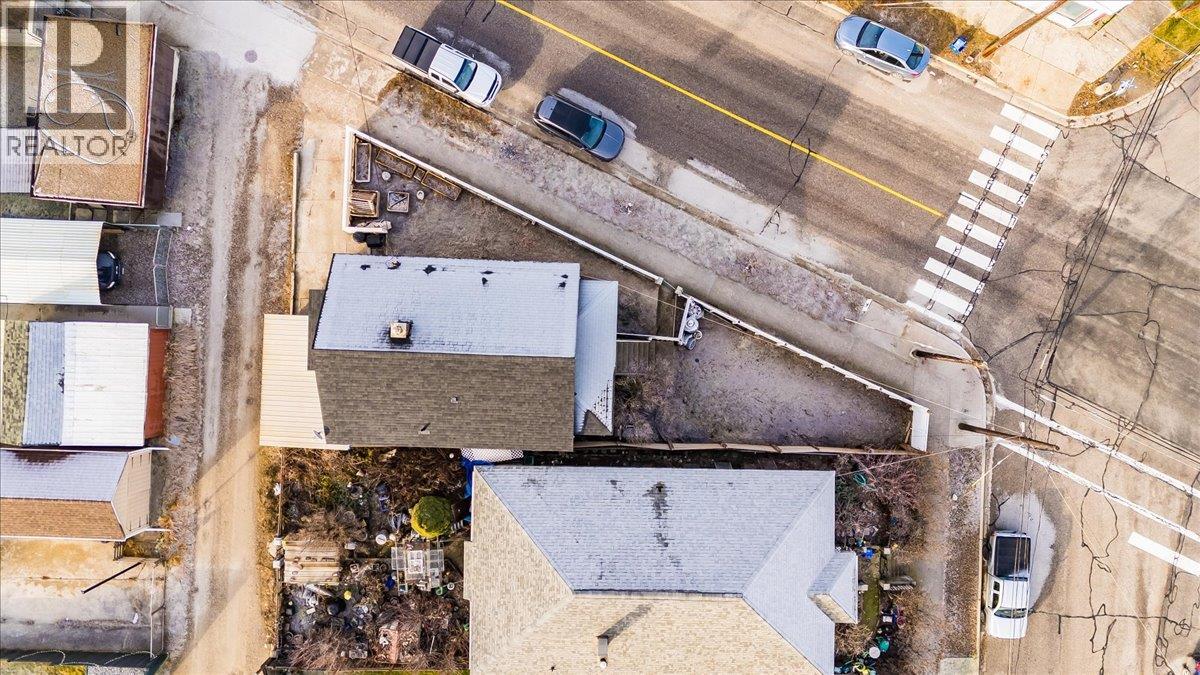 1706 Fourth Avenue, Trail