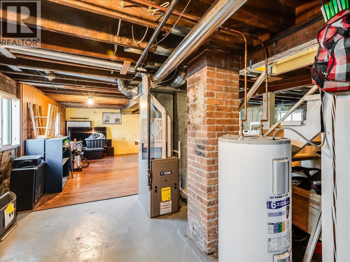 1706 Fourth Avenue, Trail