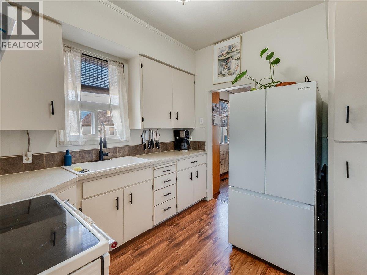 1706 Fourth Avenue, Trail