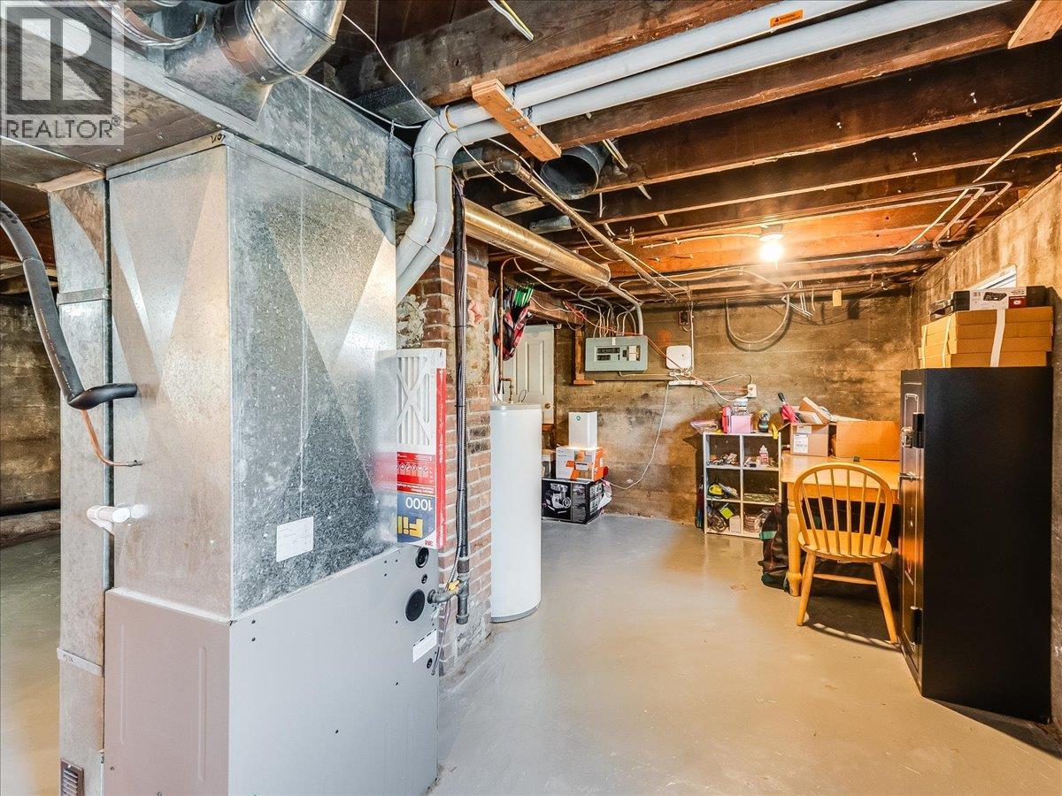 1706 Fourth Avenue, Trail