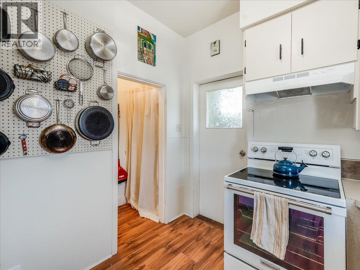 1706 Fourth Avenue, Trail