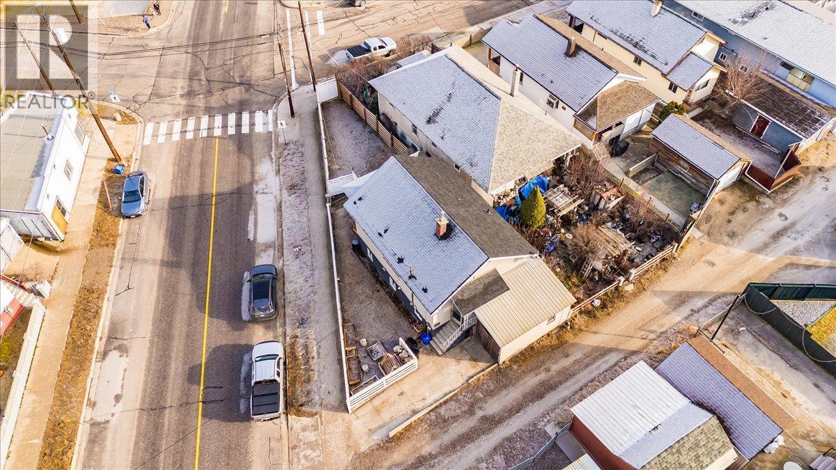 1706 Fourth Avenue, Trail