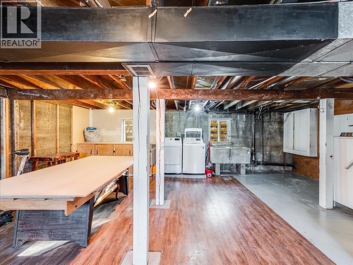 1706 Fourth Avenue, Trail