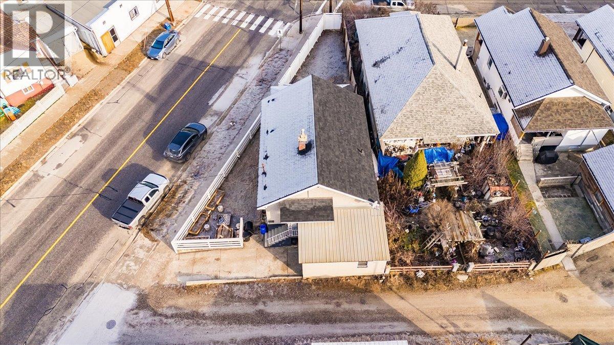 1706 Fourth Avenue, Trail