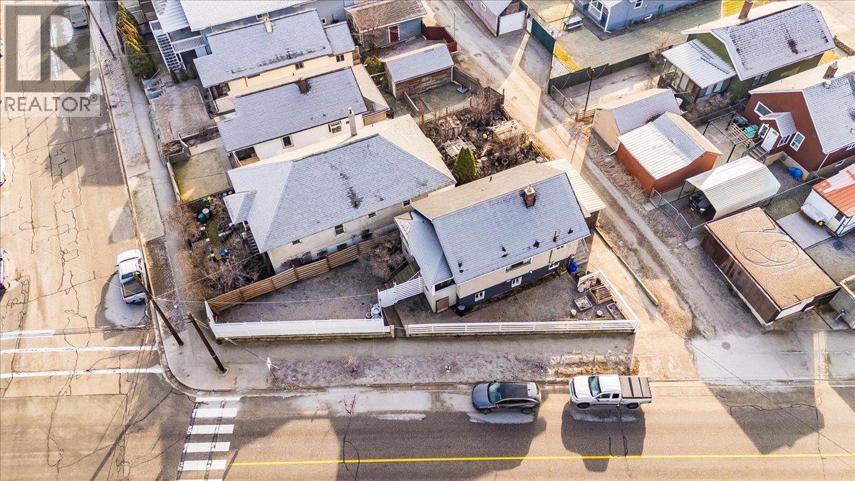 1706 Fourth Avenue, Trail