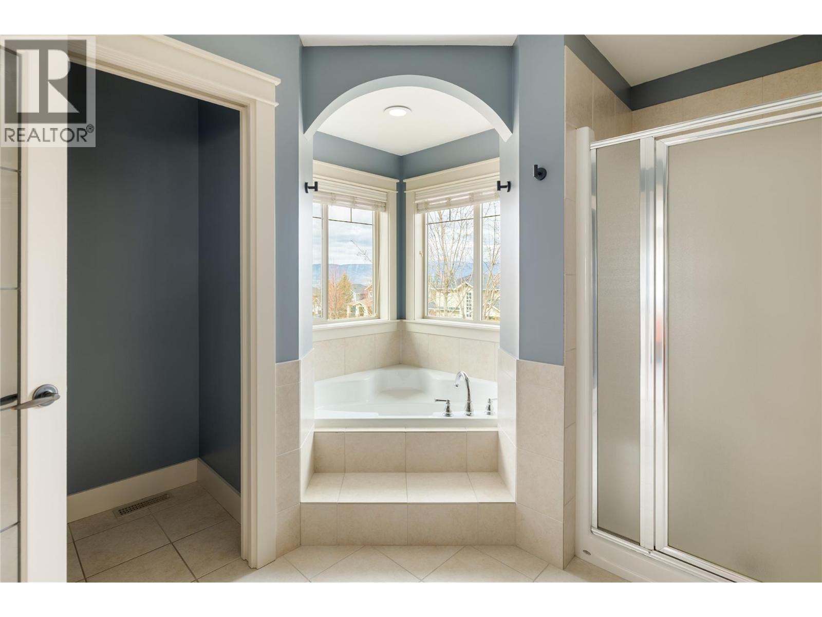 5532 Farron Place, Kelowna