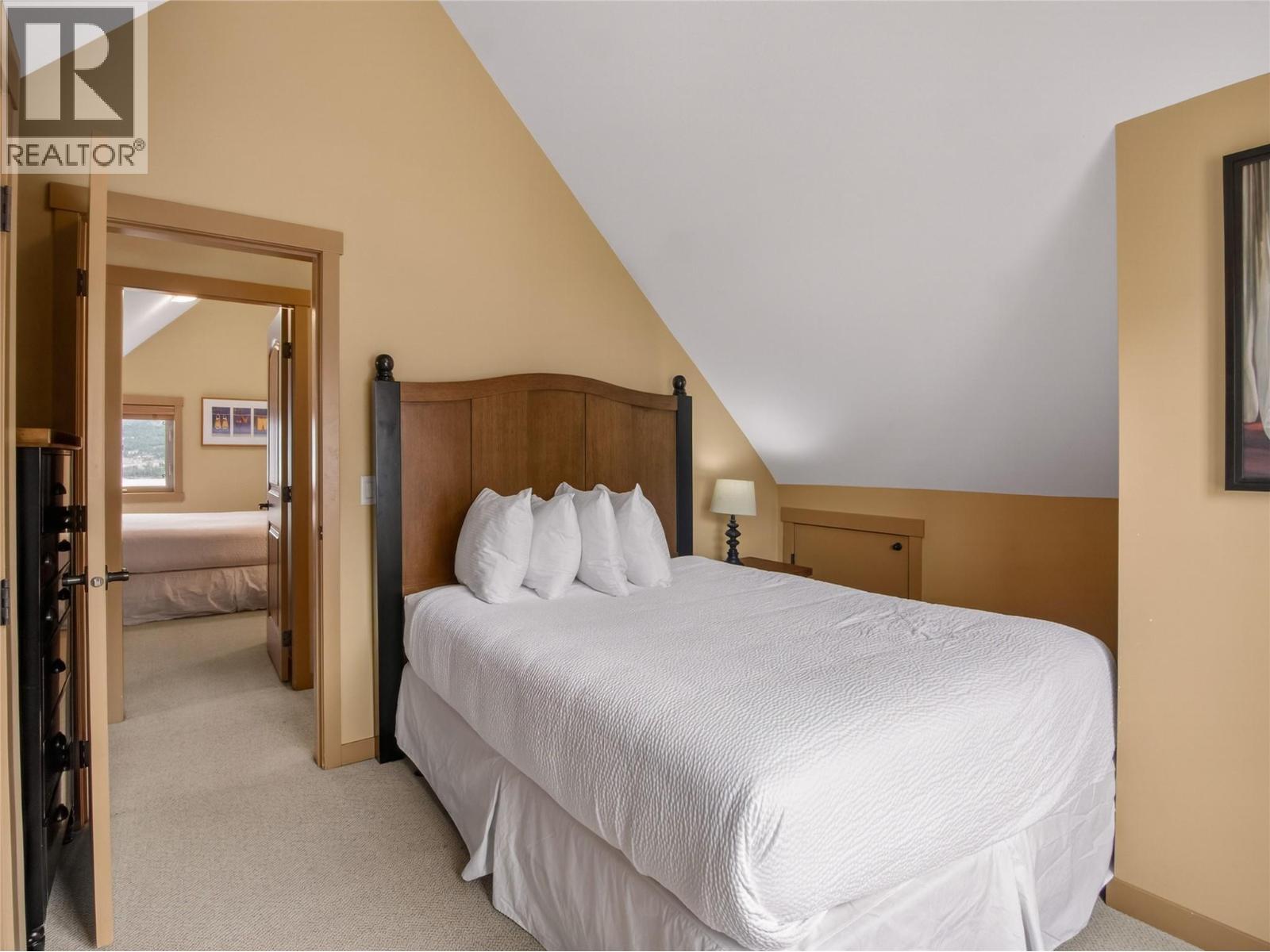  6774 LA PALMA Loop, Kelowna