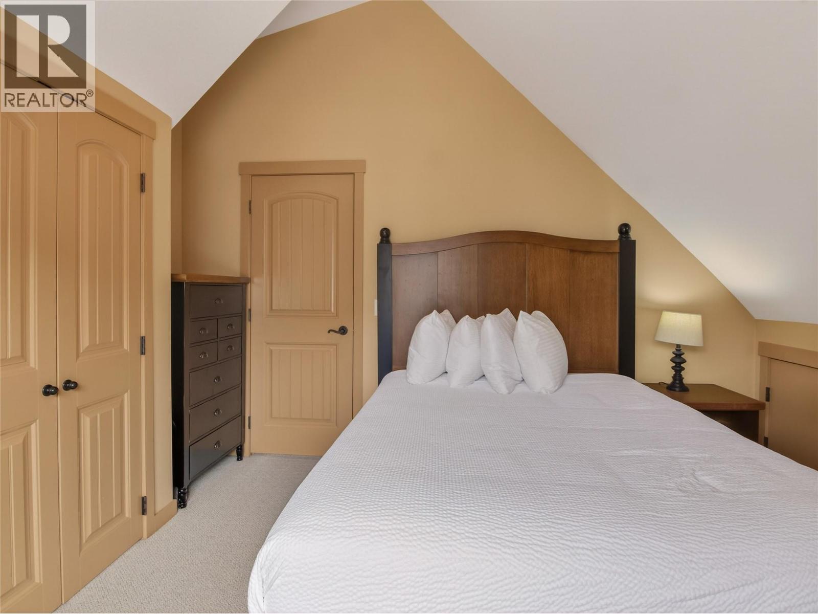  6774 LA PALMA Loop, Kelowna