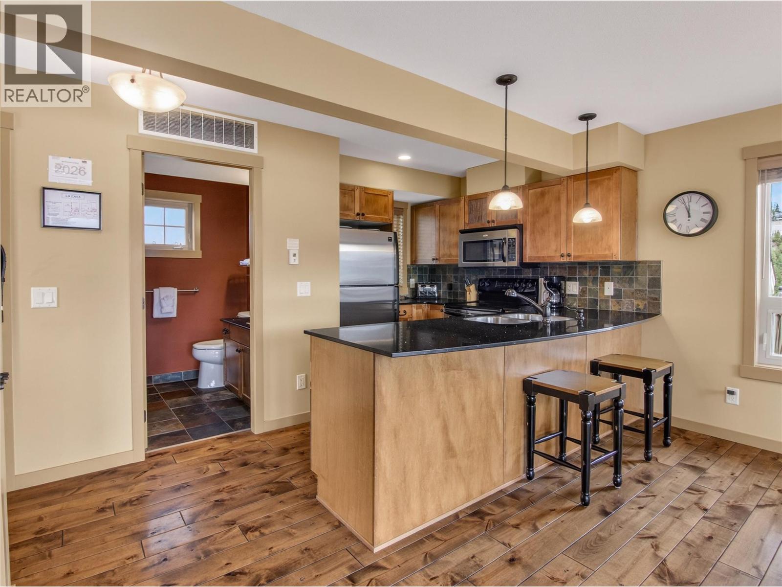  6774 LA PALMA Loop, Kelowna