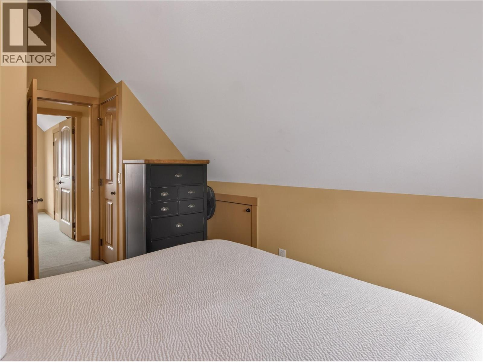  6774 LA PALMA Loop, Kelowna