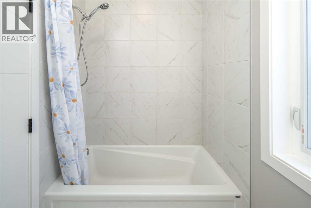 148 CARRINGHAM ROAD NW - 31