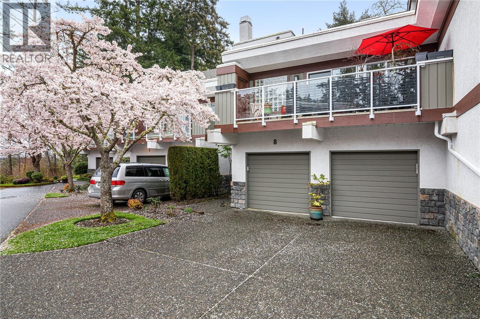8 1063 Valewood Trail, Saanich