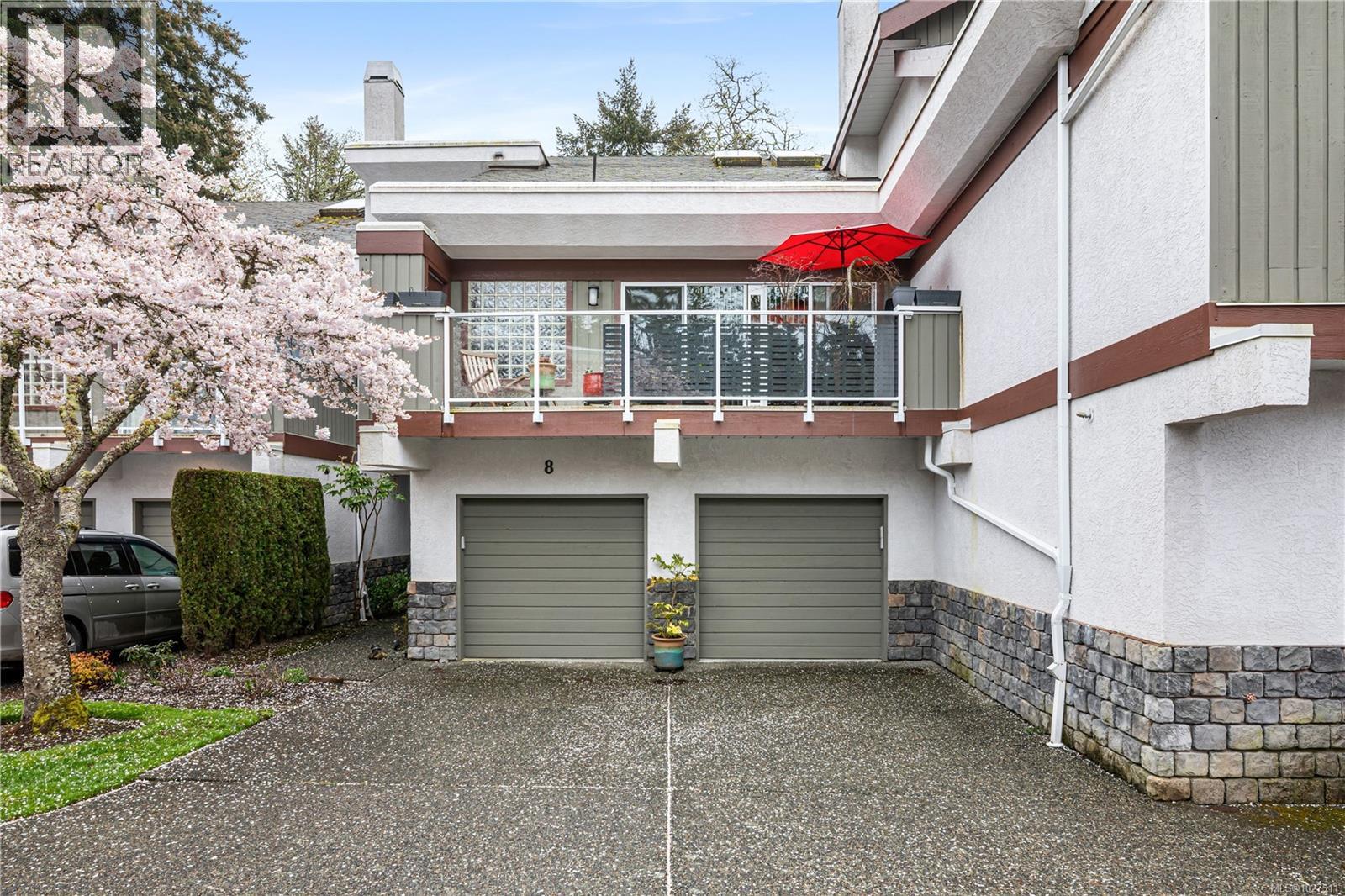 8 1063 Valewood Trail, Saanich