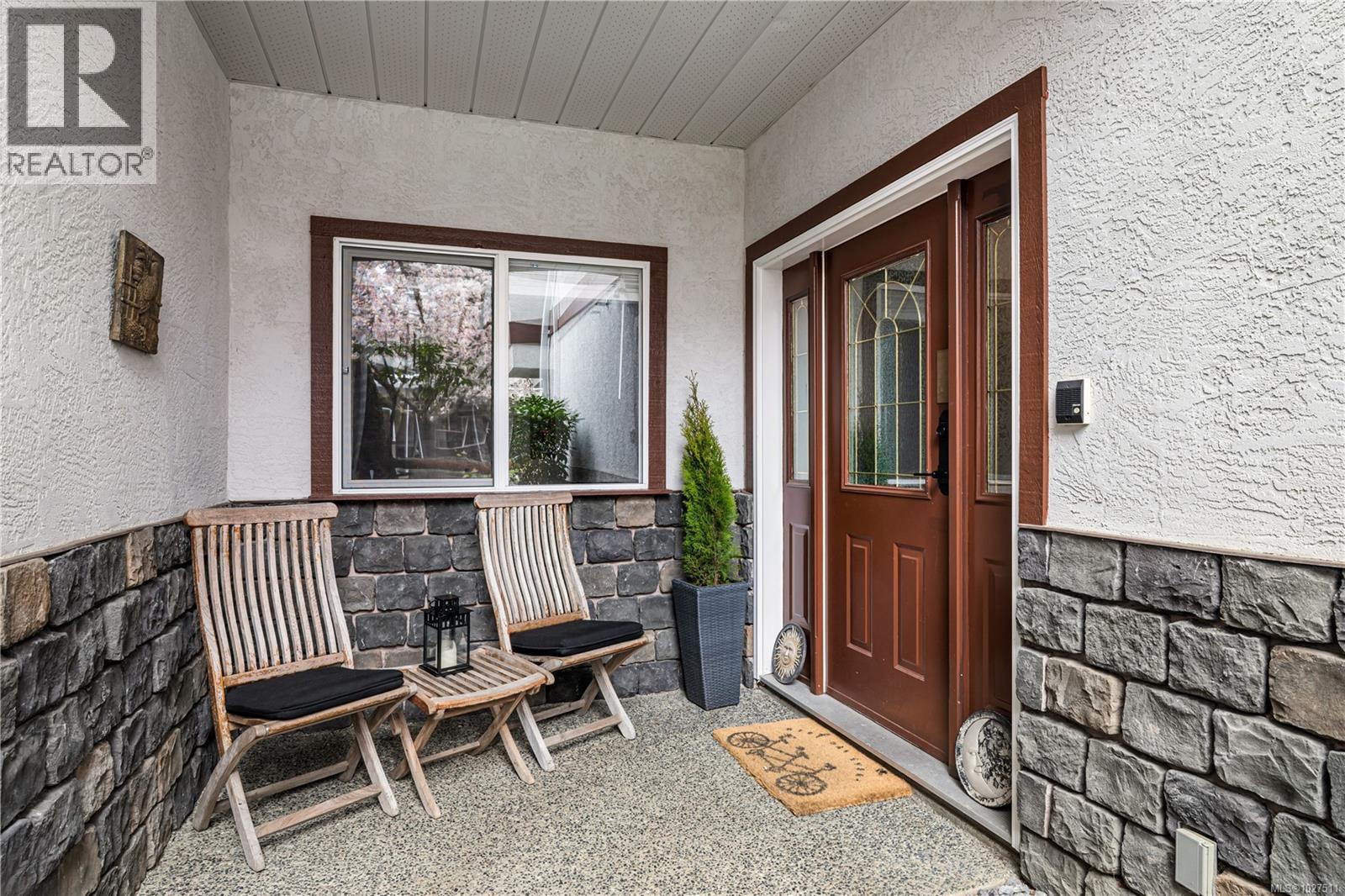 8 1063 Valewood Trail, Saanich