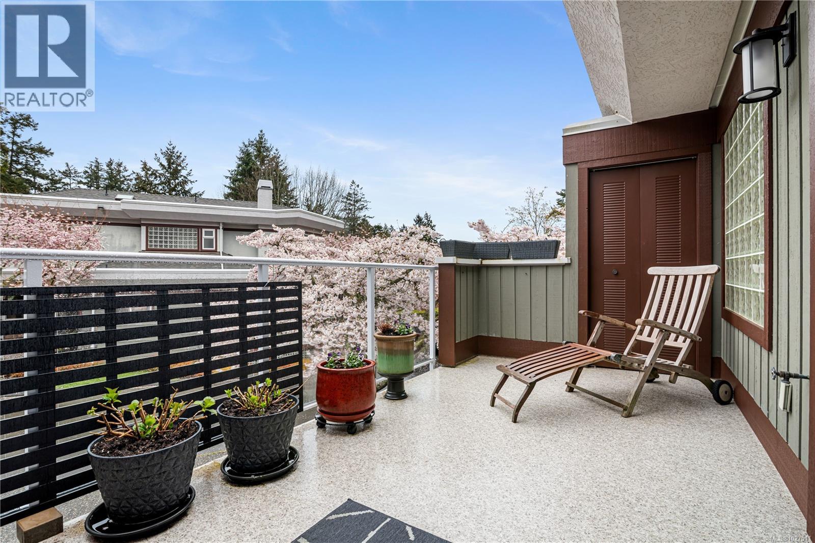 8 1063 Valewood Trail, Saanich