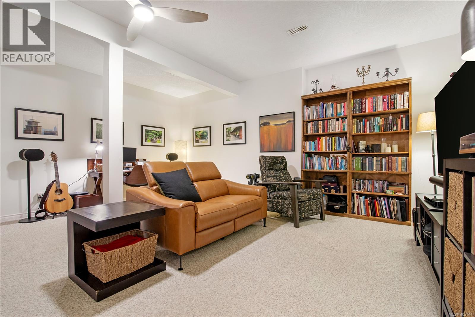 8 1063 Valewood Trail, Saanich