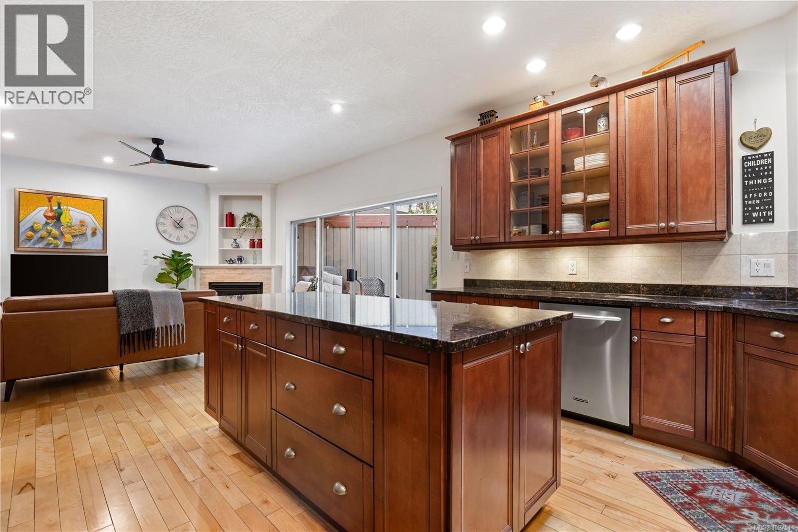 8 1063 Valewood Trail, Saanich