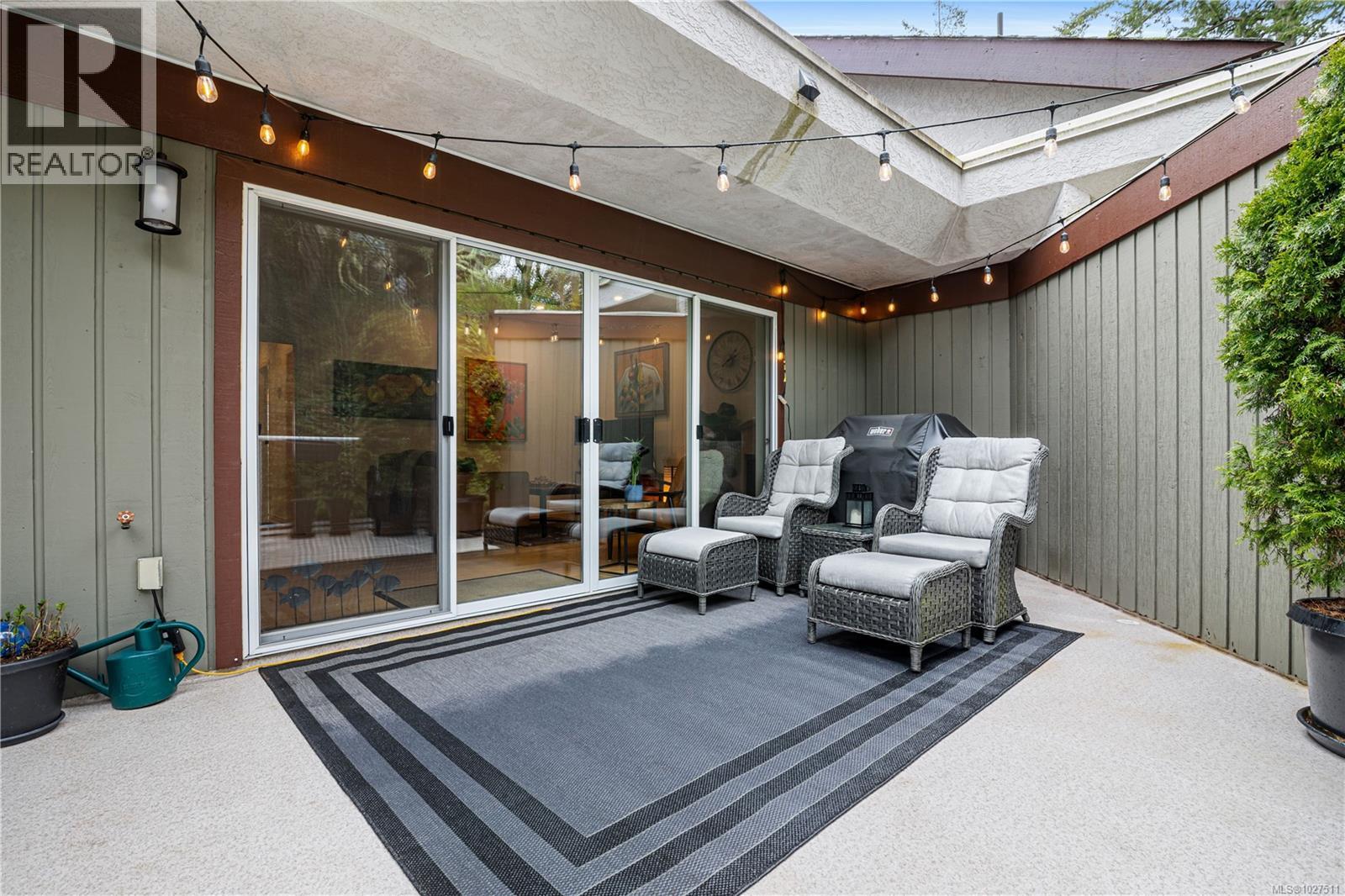 8 1063 Valewood Trail, Saanich