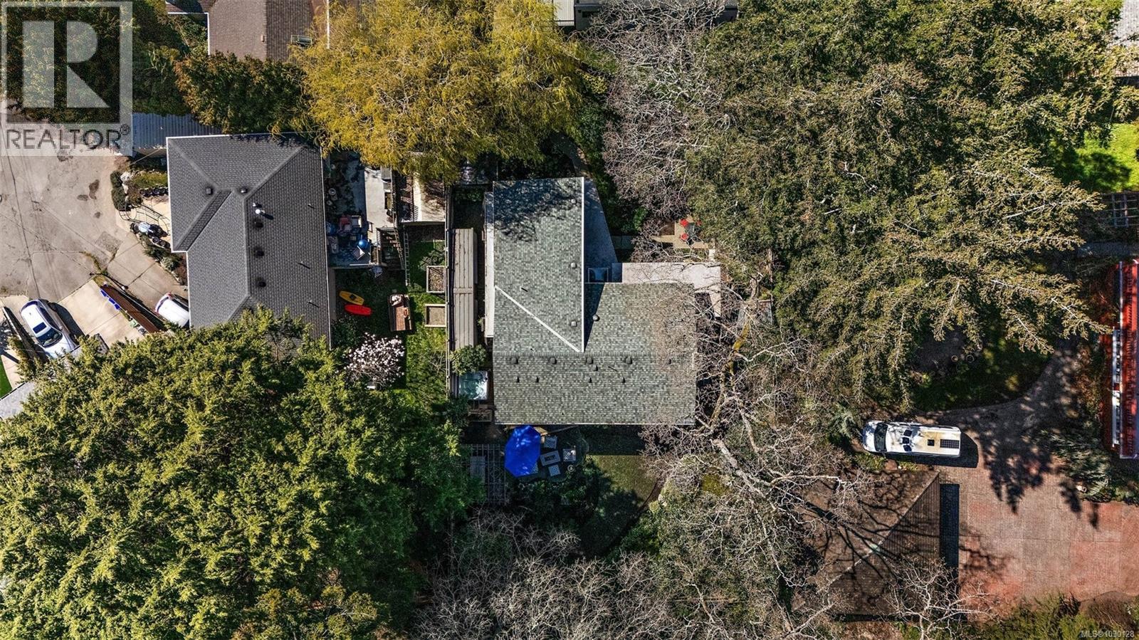 929 Redfern St - 16