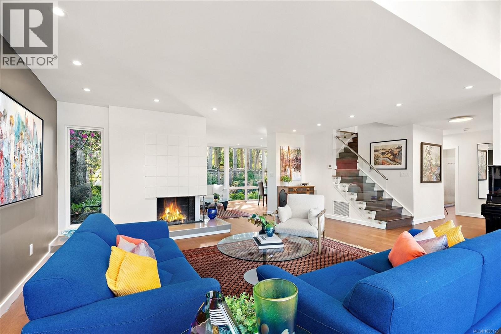929 Redfern St - 36