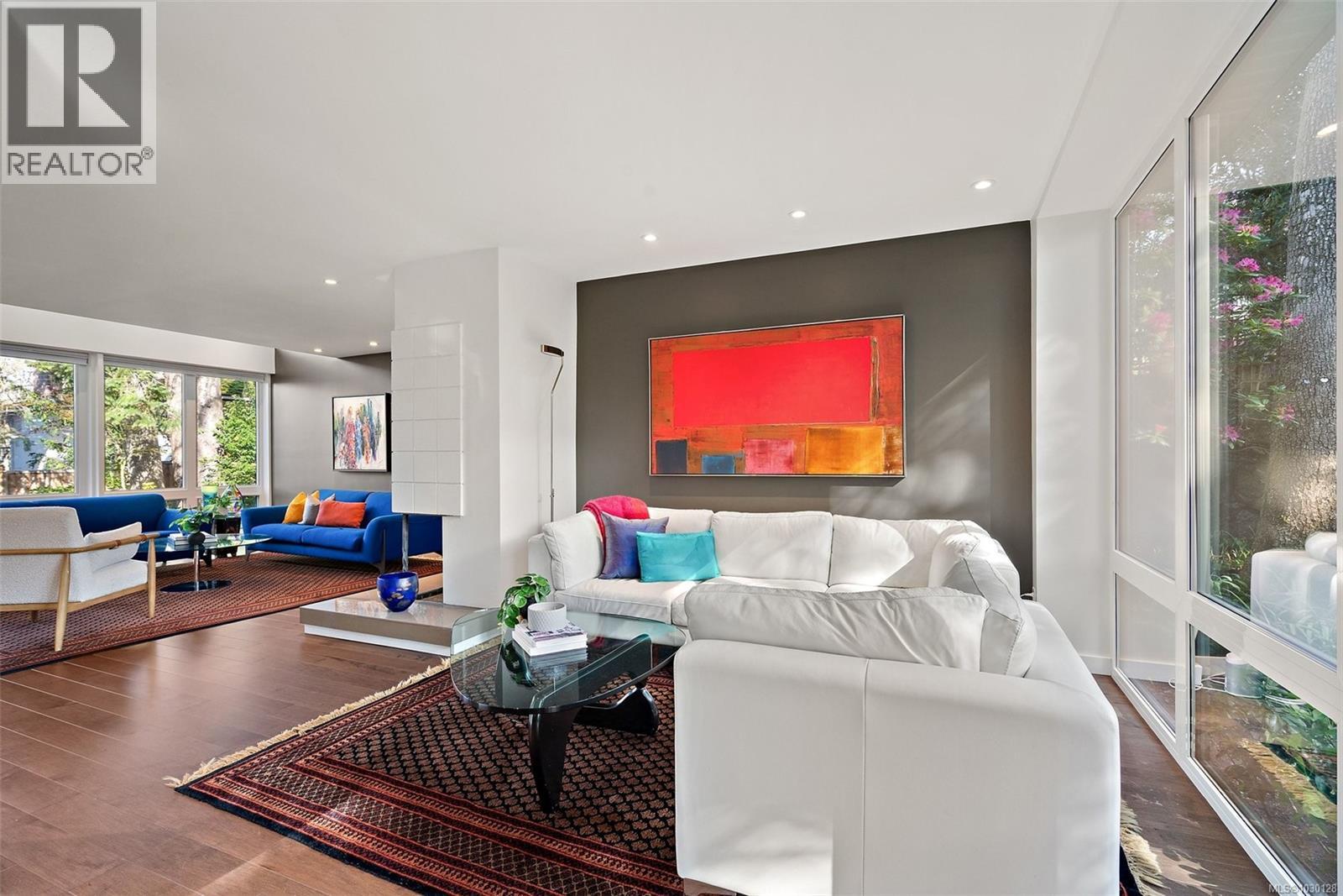 929 Redfern St - 38