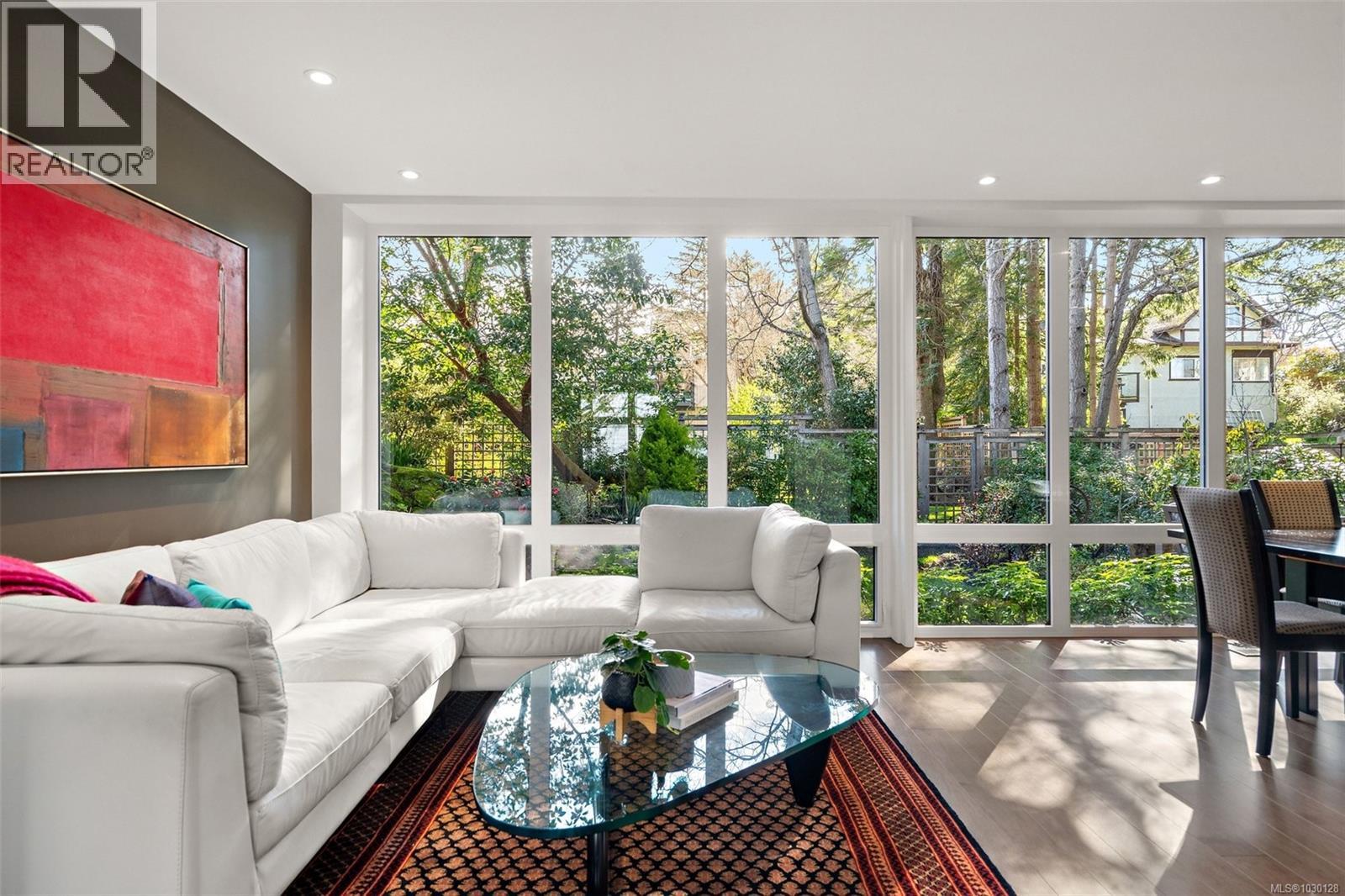 929 Redfern St - 39