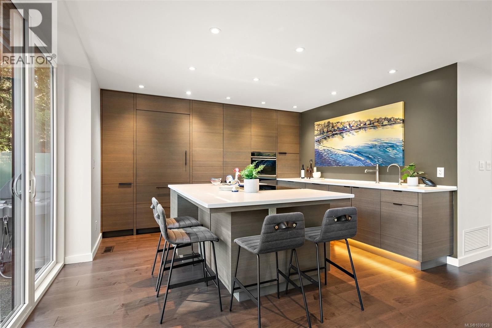 929 Redfern St - 42