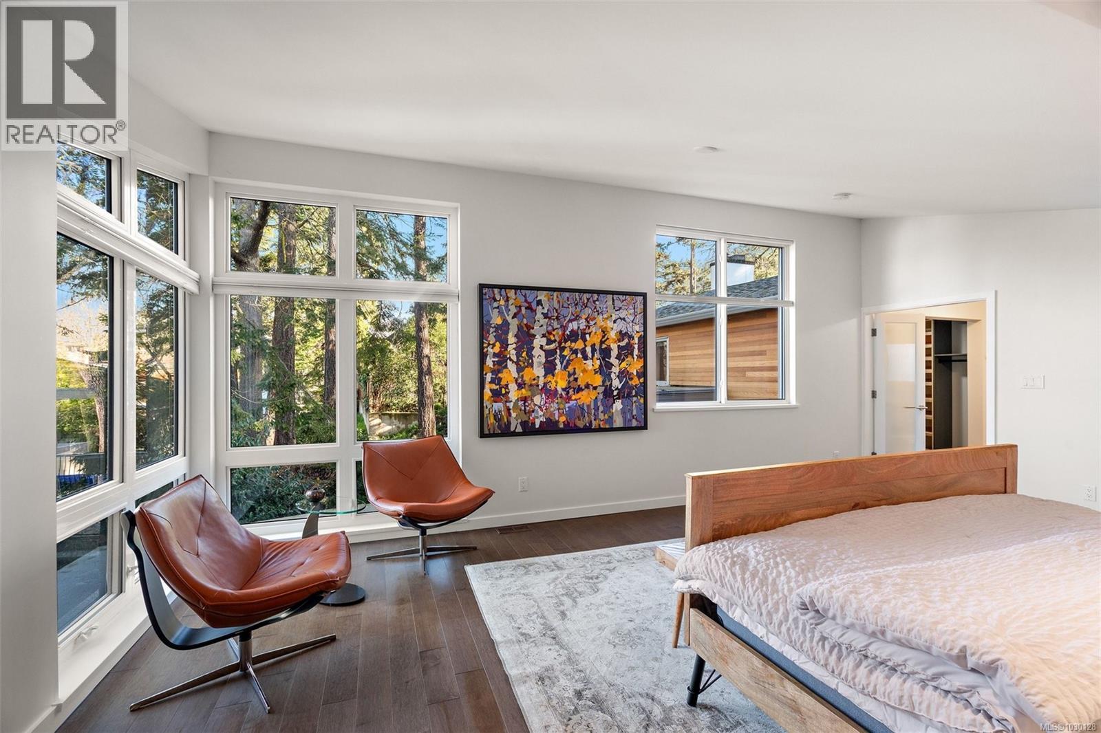 929 Redfern St - 50